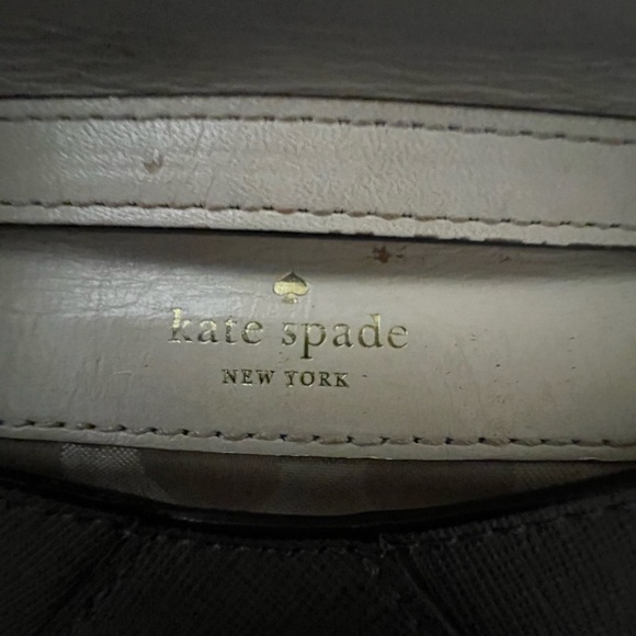 Kate Spade, I’m calling this a wallet on a string - Picture 8 of 9